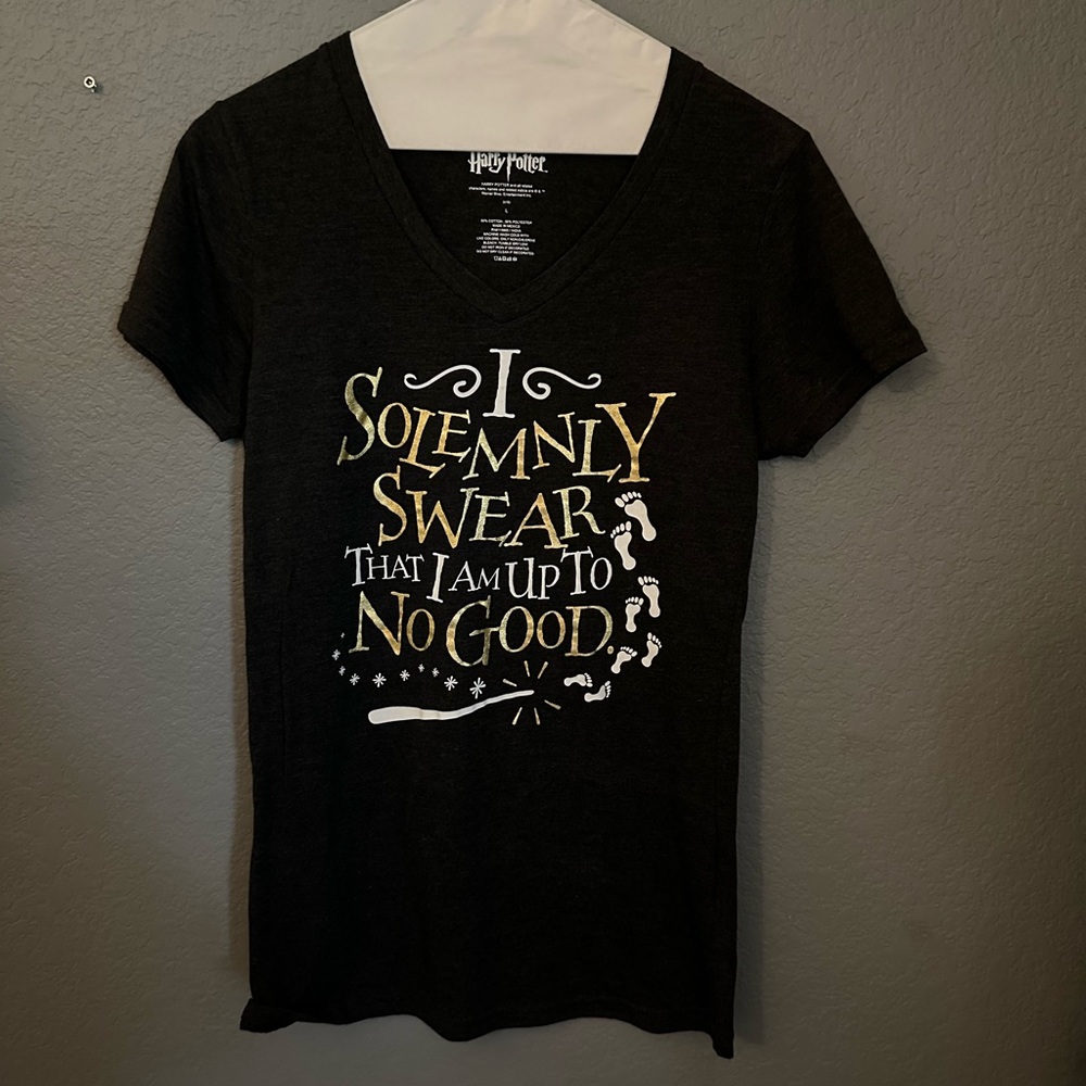 Harry Potter v-neck shirt “I solemnly swear…”